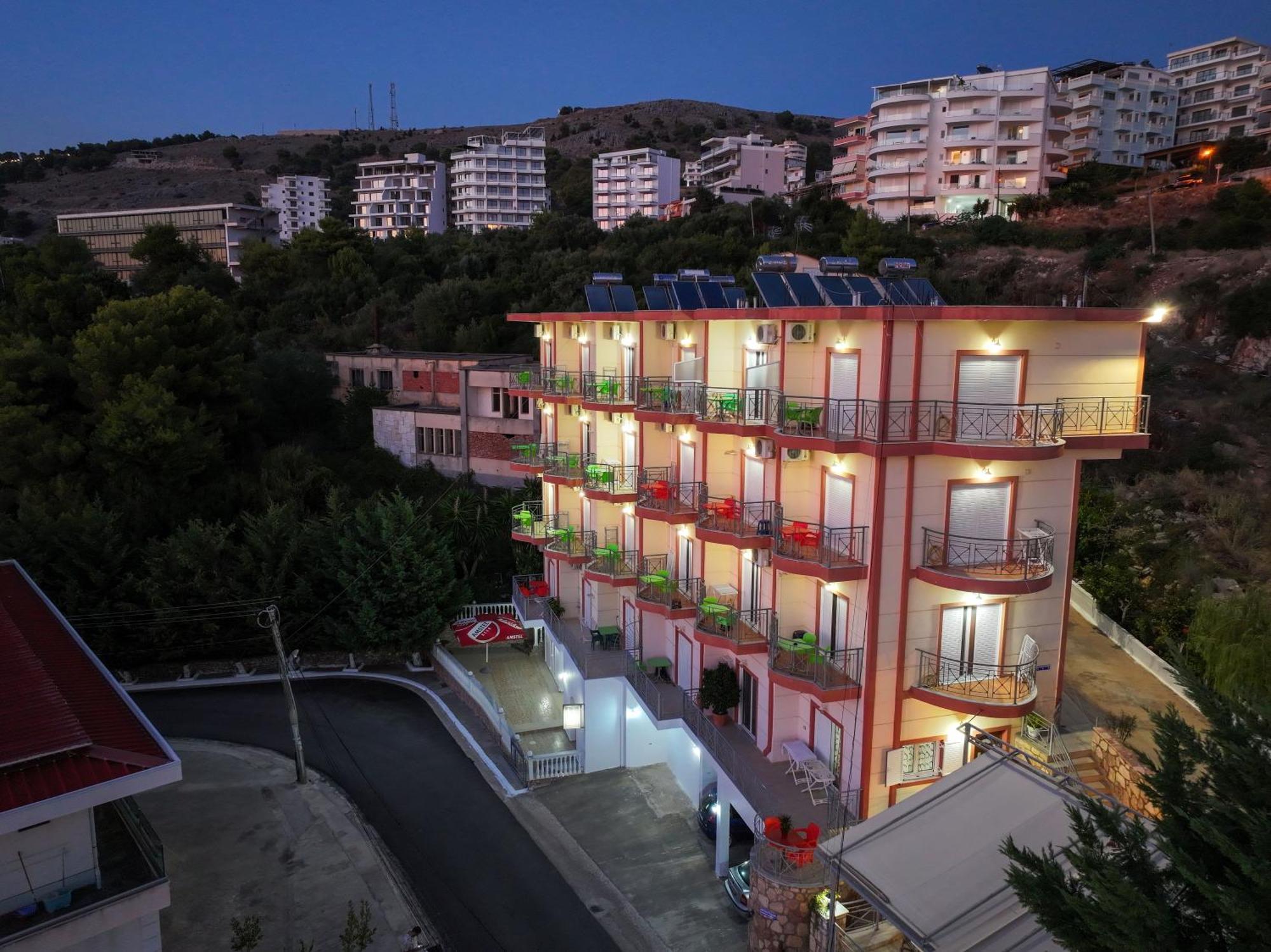 Unico Aparthotel Saranda Extérieur photo