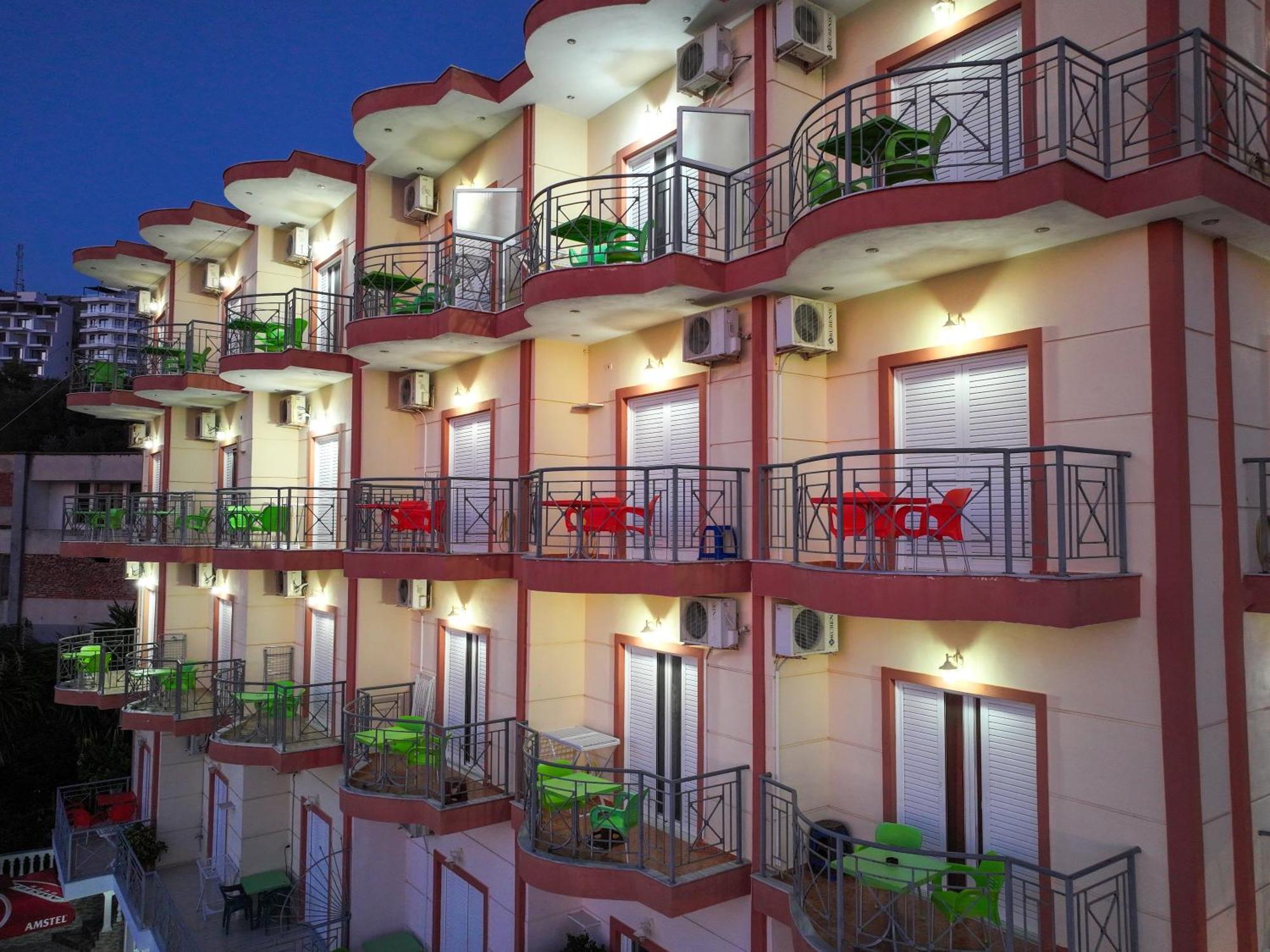 Unico Aparthotel Saranda Extérieur photo
