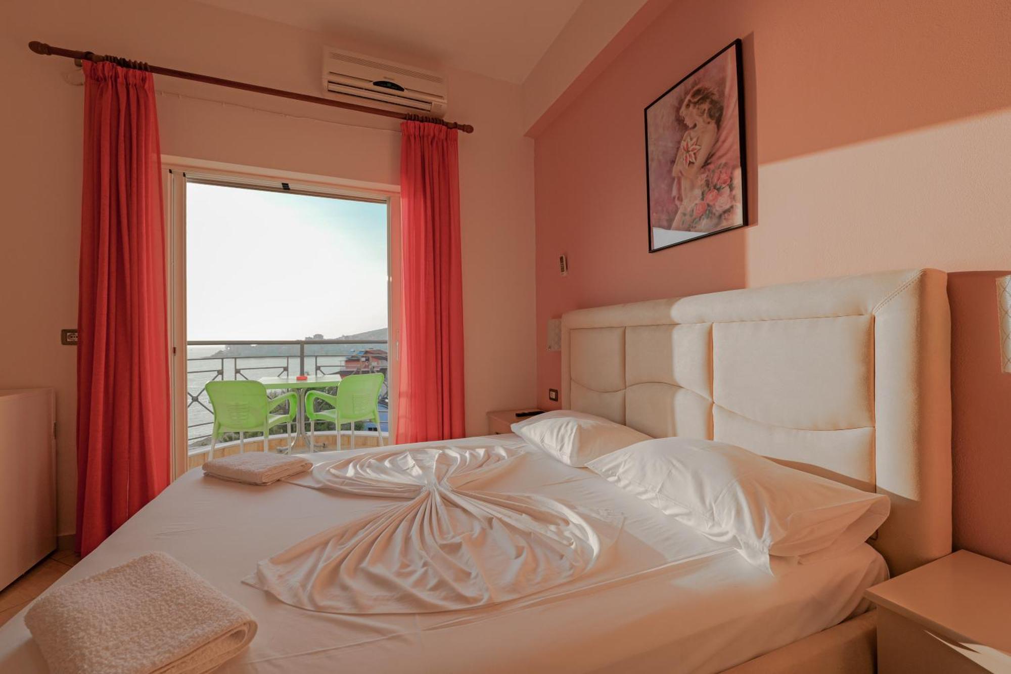 Unico Aparthotel Saranda Extérieur photo