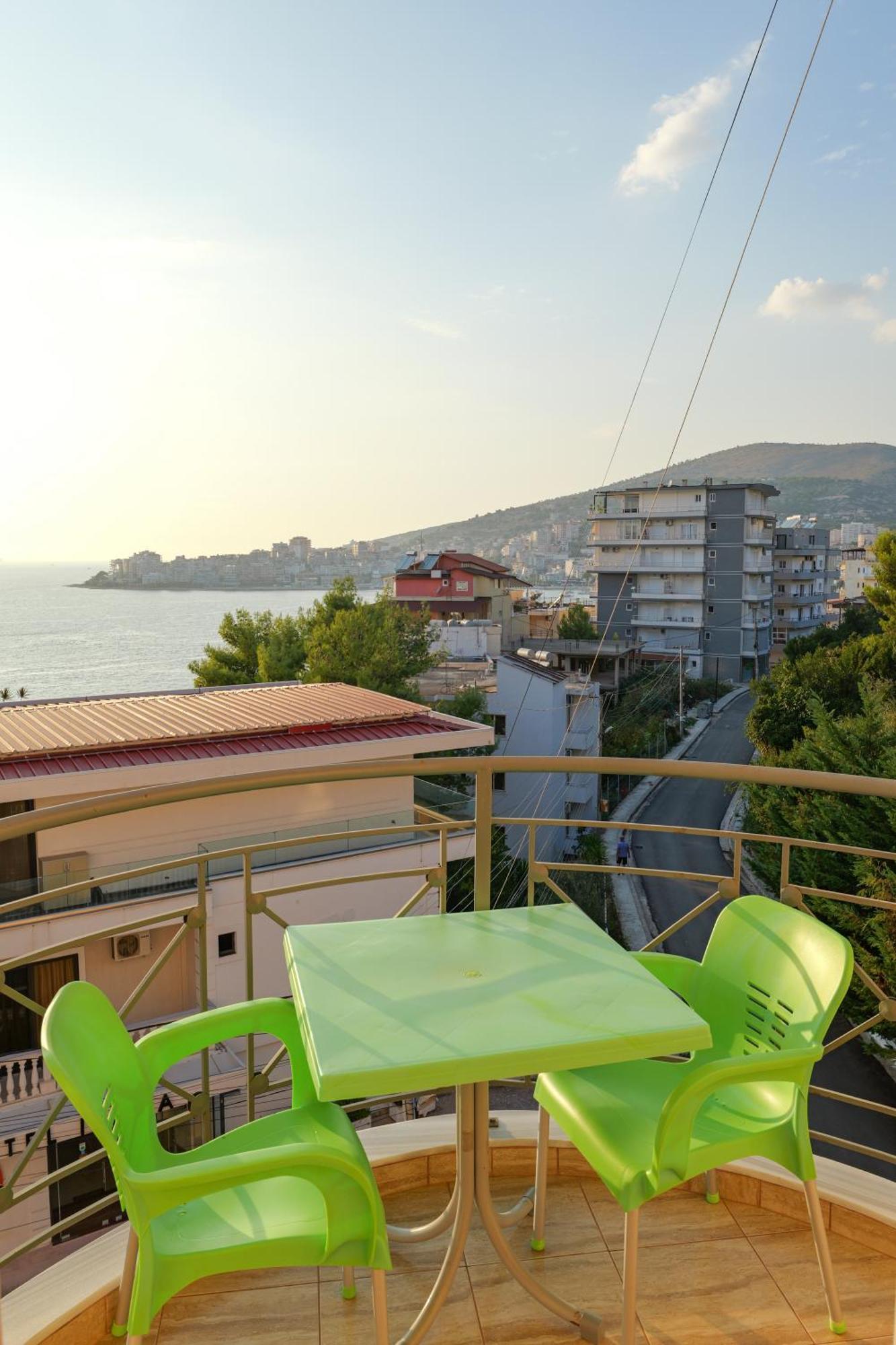 Unico Aparthotel Saranda Extérieur photo