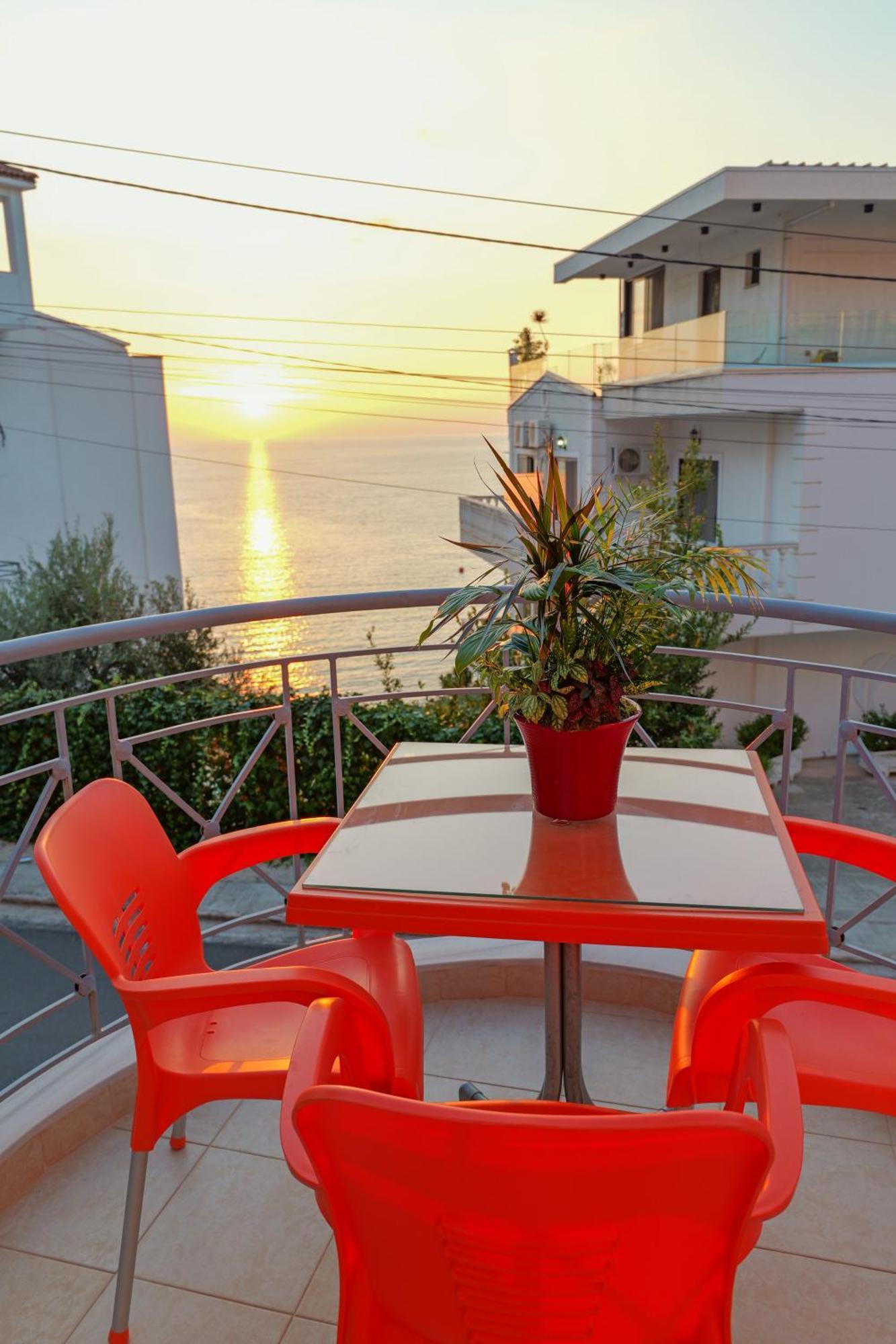 Unico Aparthotel Saranda Extérieur photo