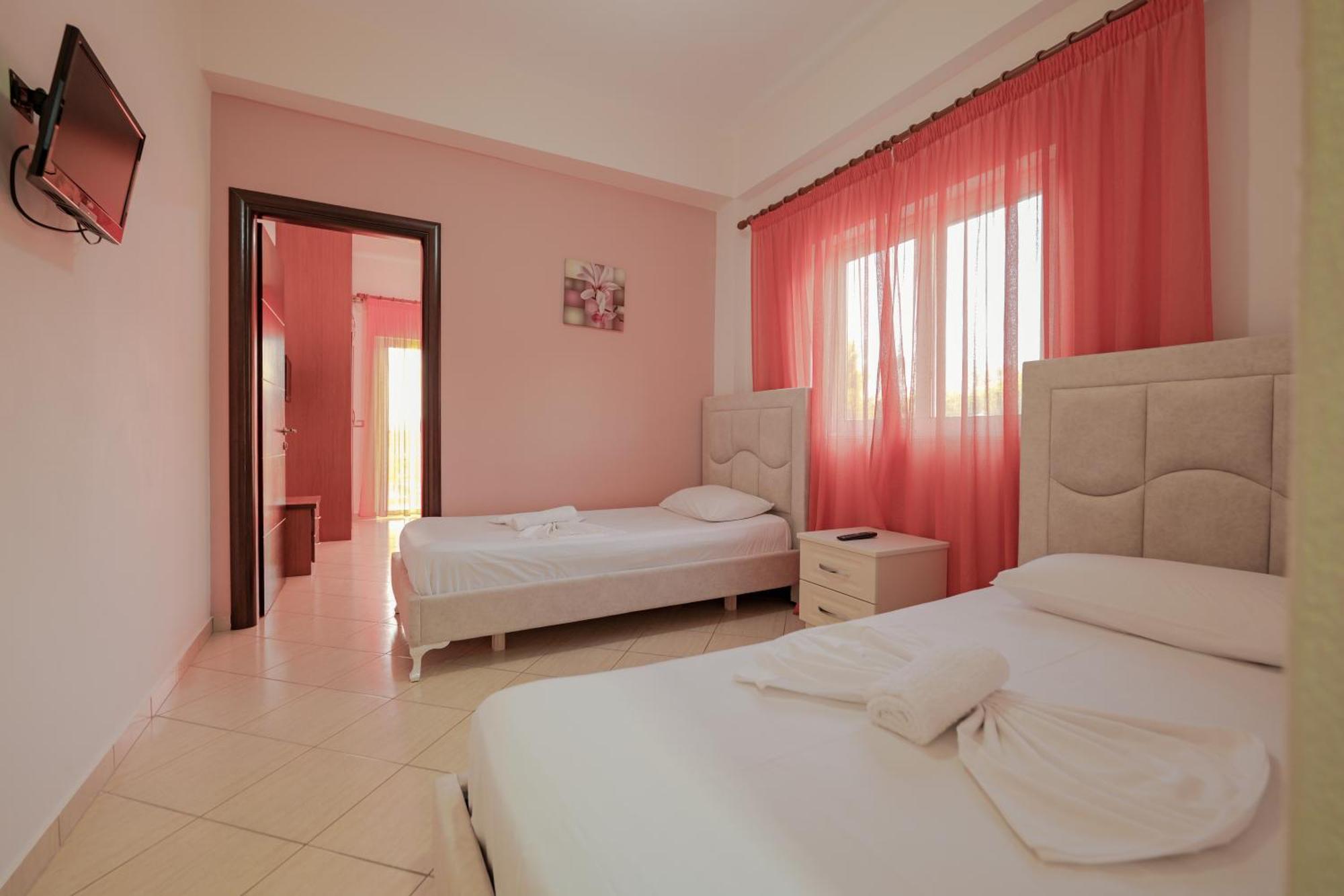 Unico Aparthotel Saranda Extérieur photo