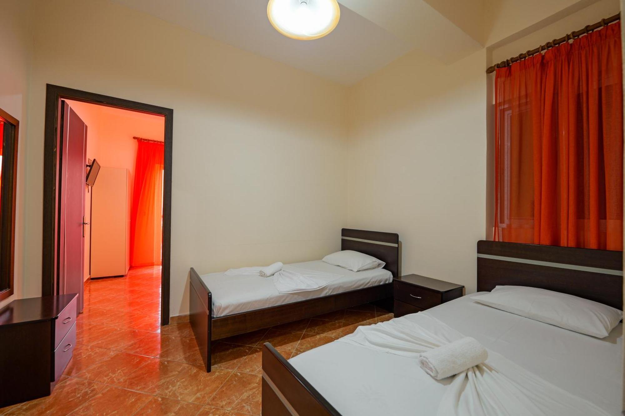 Unico Aparthotel Saranda Extérieur photo