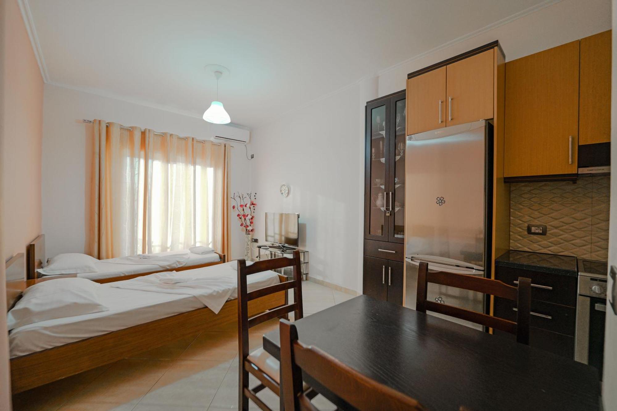 Unico Aparthotel Saranda Extérieur photo