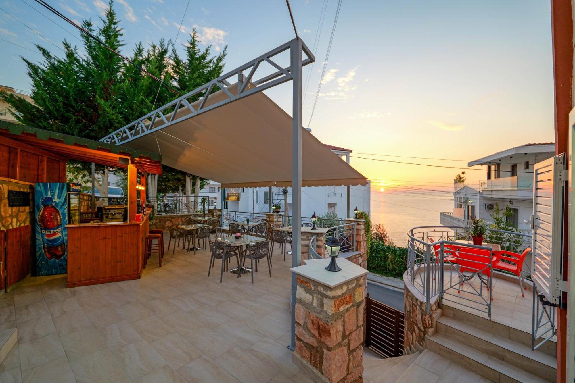 Unico Aparthotel Saranda Extérieur photo