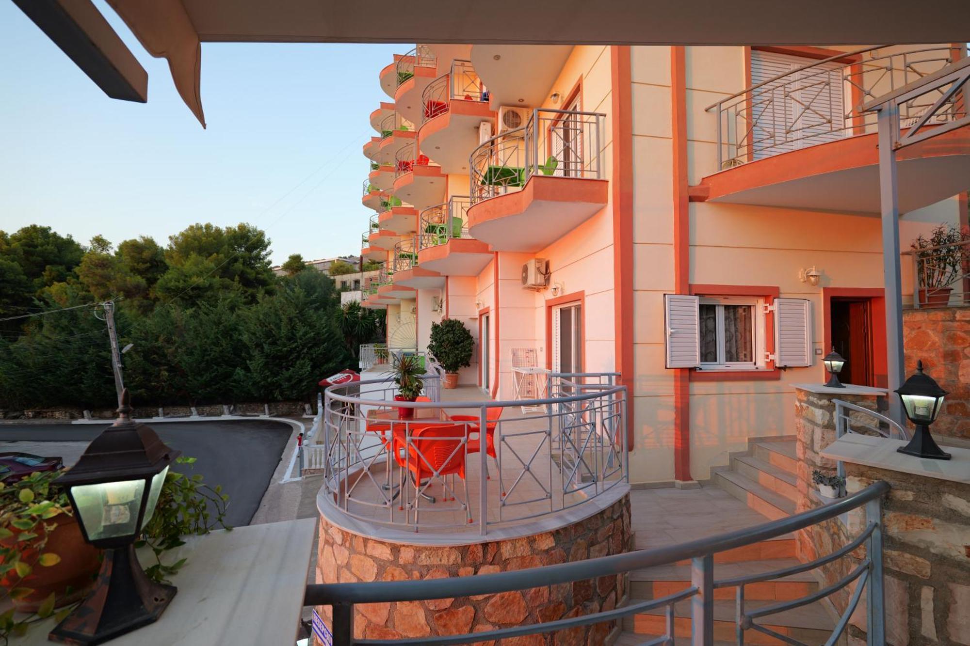 Unico Aparthotel Saranda Extérieur photo