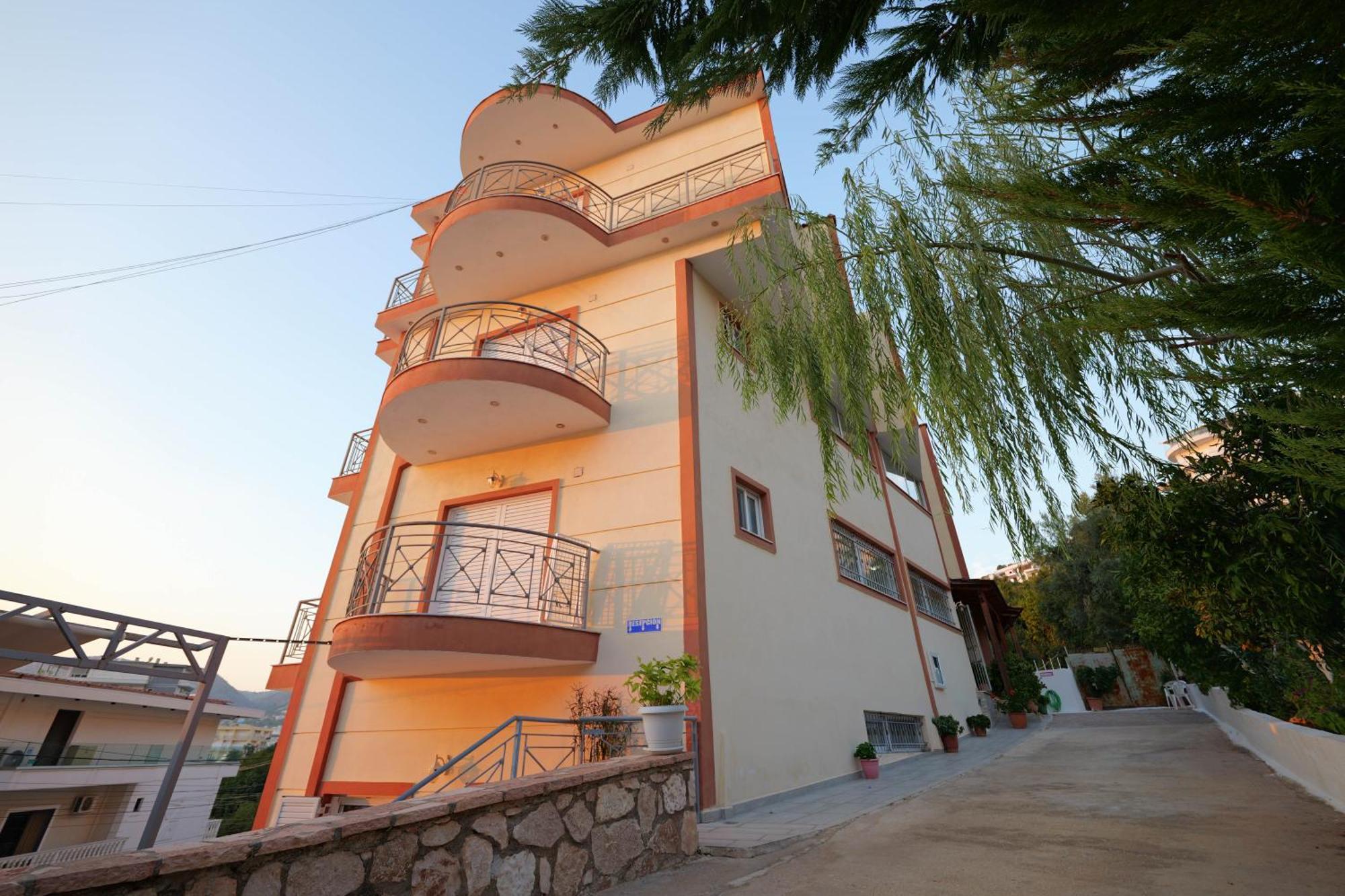 Unico Aparthotel Saranda Extérieur photo