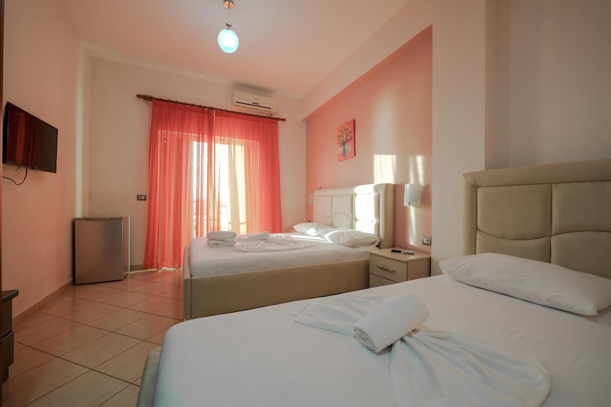 Unico Aparthotel Saranda Extérieur photo