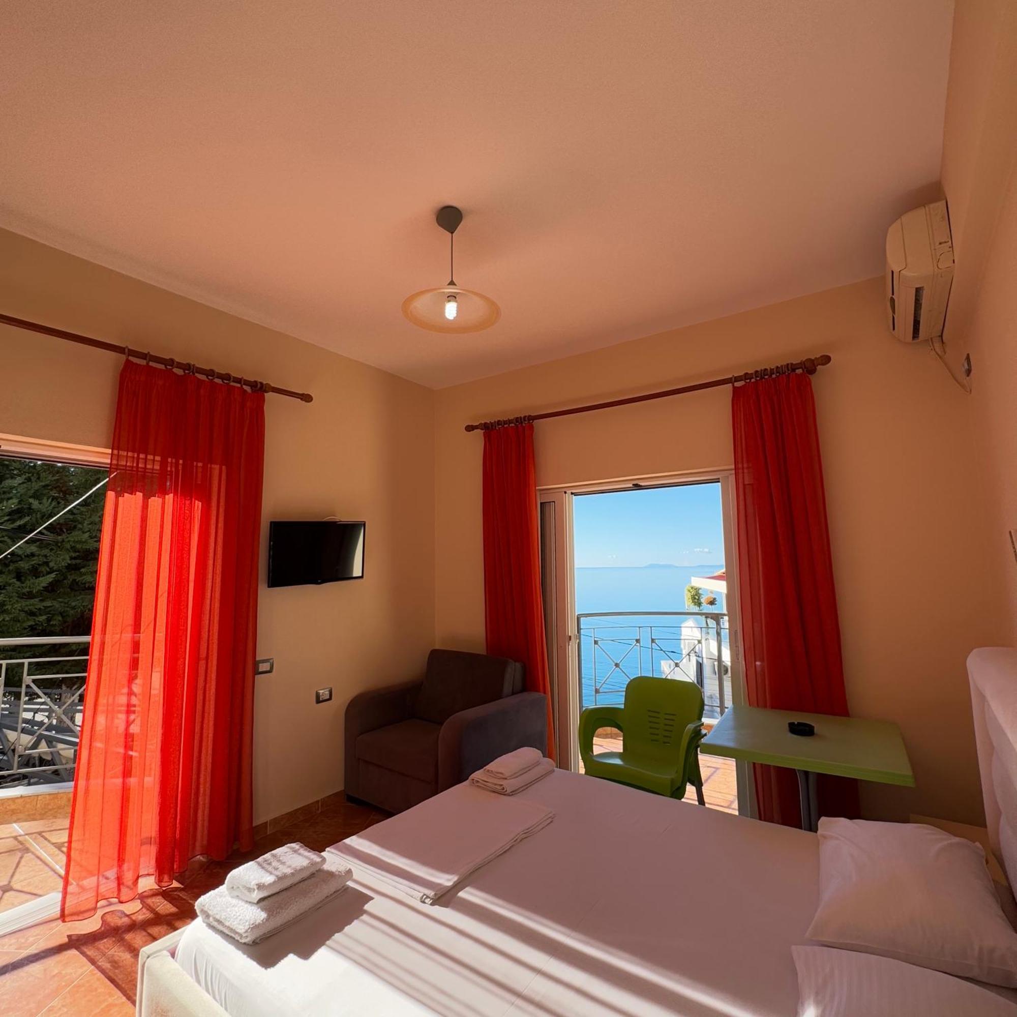 Unico Aparthotel Saranda Extérieur photo