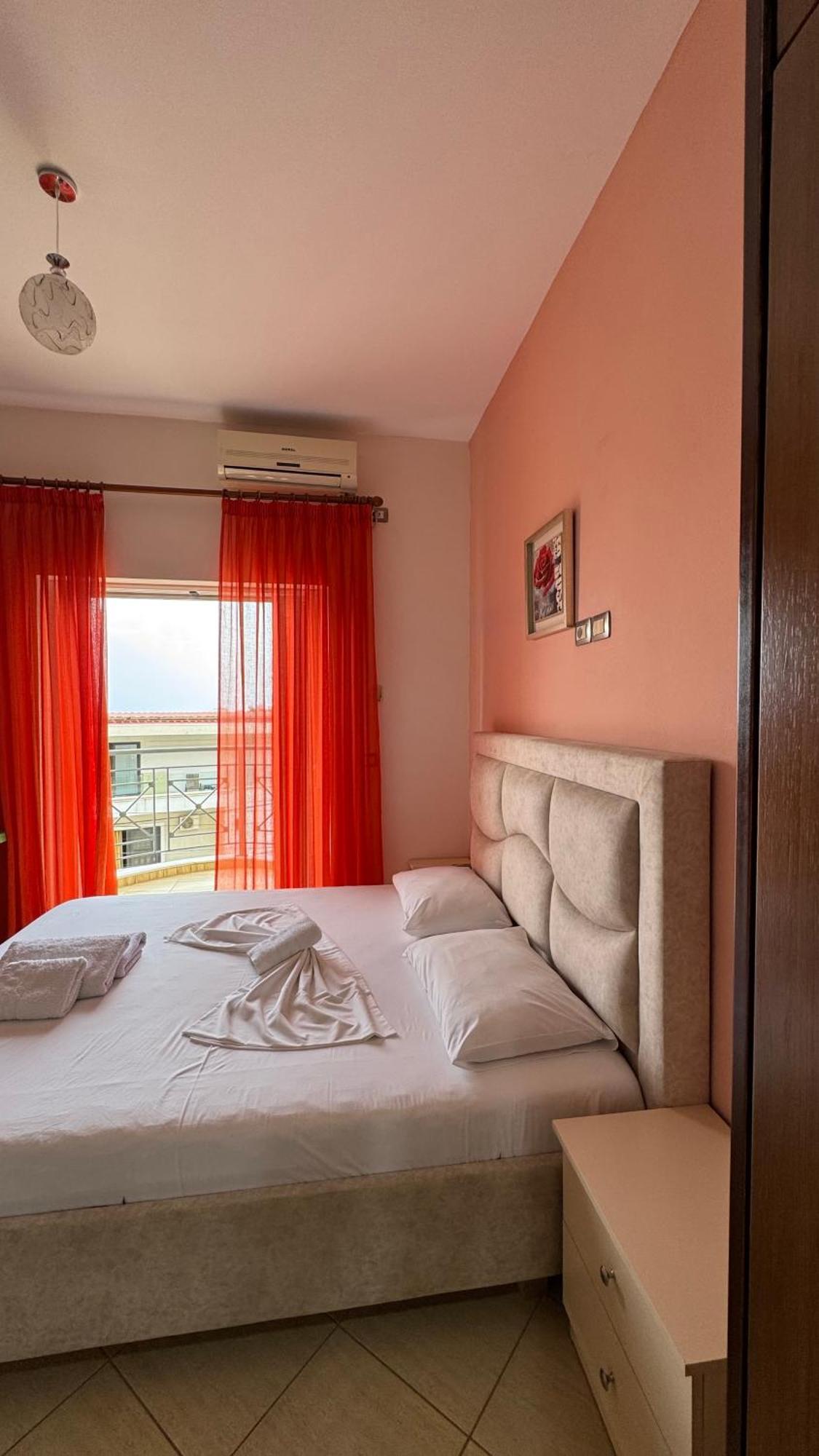 Unico Aparthotel Saranda Extérieur photo