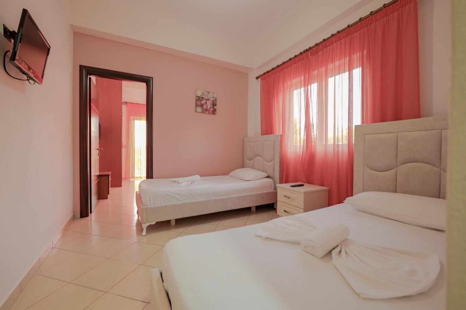 Unico Aparthotel Saranda Extérieur photo