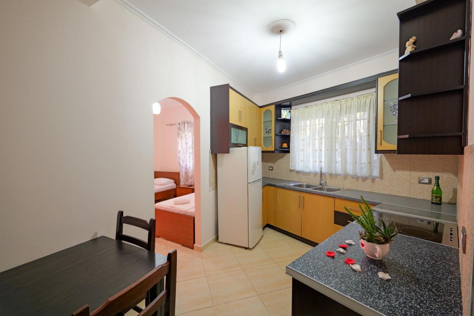 Unico Aparthotel Saranda Extérieur photo
